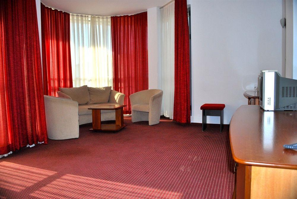 City Mark Hotel Varna Bagian luar foto