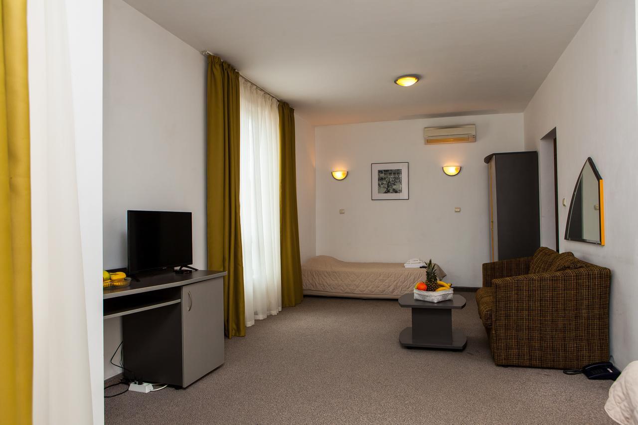 City Mark Hotel Varna Bagian luar foto