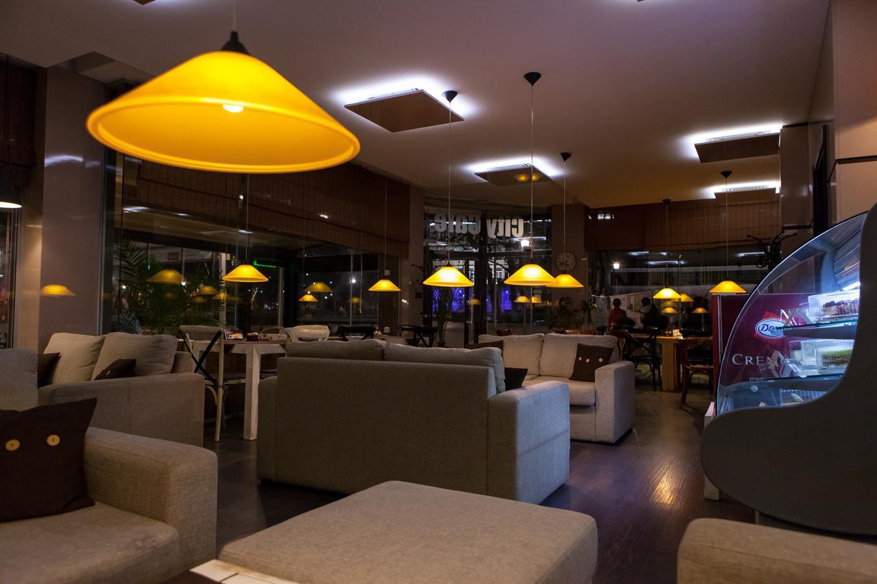 City Mark Hotel Varna Bagian luar foto