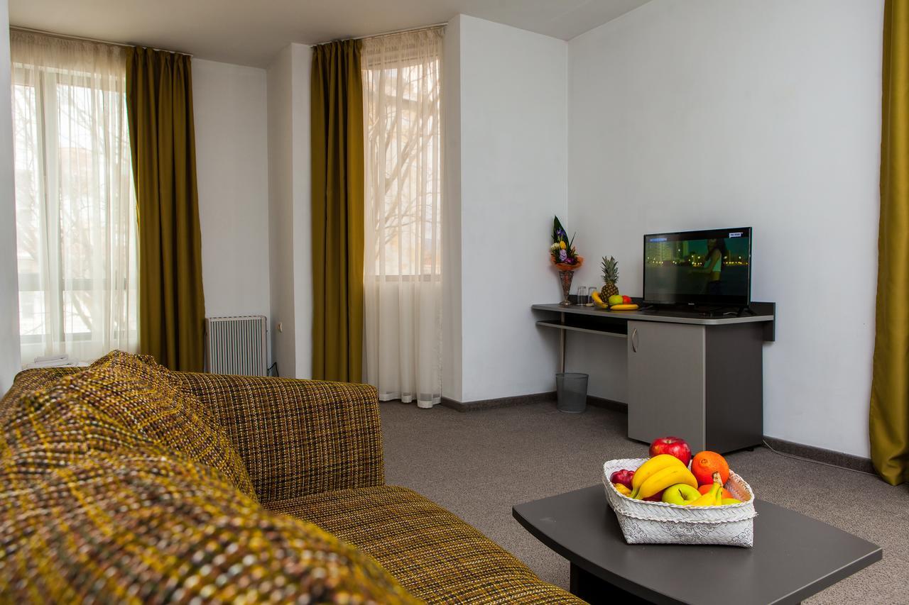 City Mark Hotel Varna Bagian luar foto