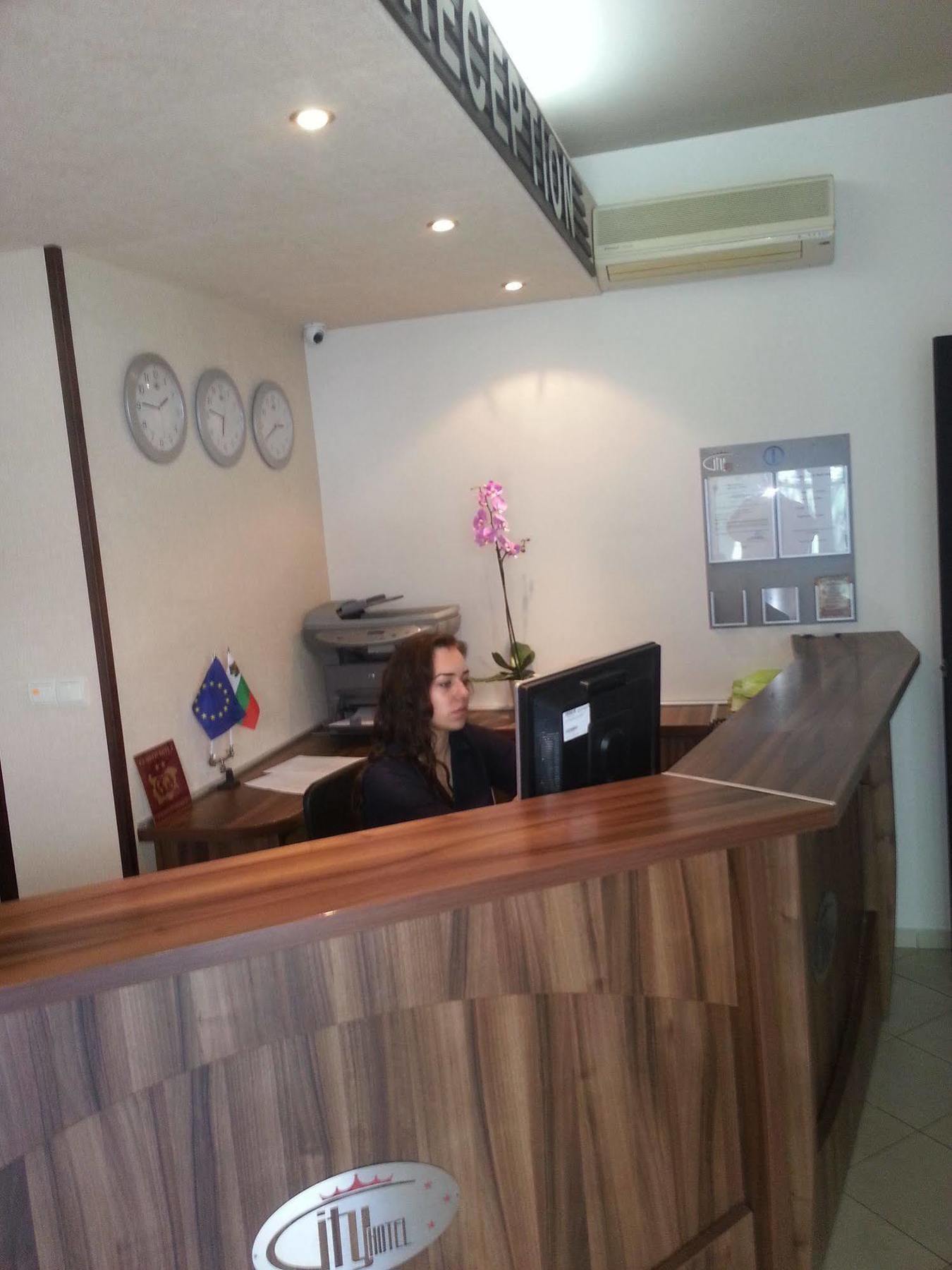 City Mark Hotel Varna Bagian luar foto