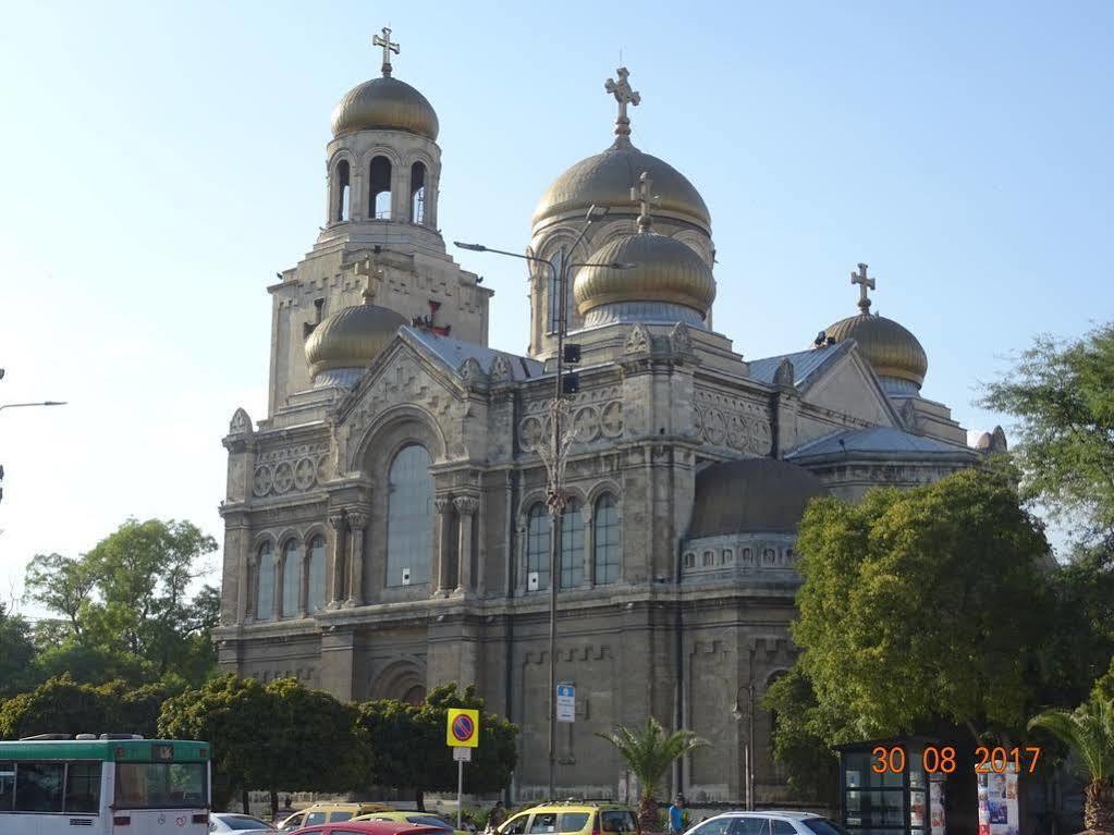 City Mark Hotel Varna Bagian luar foto